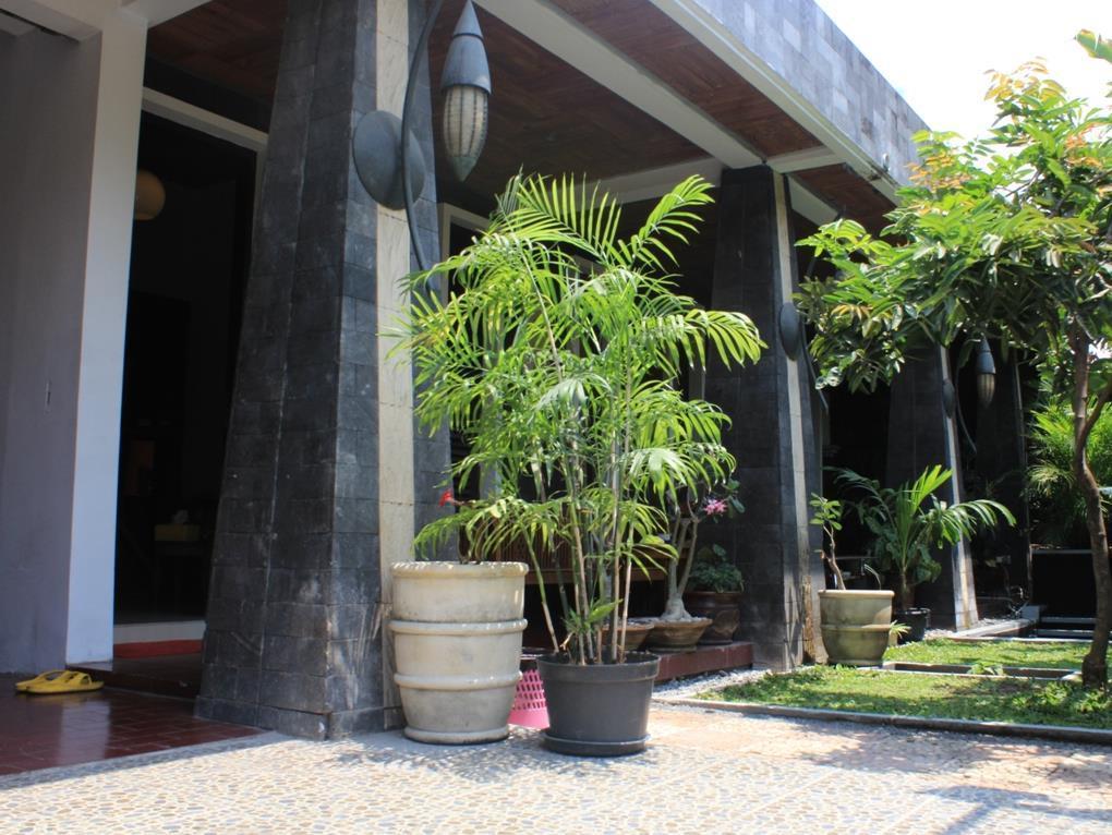 יוגיאקרטה Puri Minggiran Guesthouse Yogya מראה חיצוני תמונה