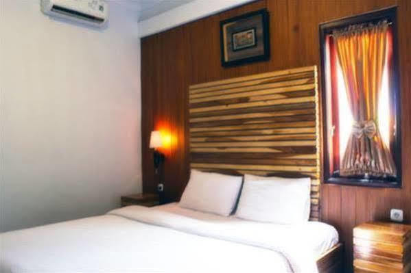 יוגיאקרטה Puri Minggiran Guesthouse Yogya מראה חיצוני תמונה